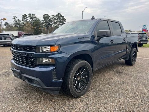 Used 2022 Chevrolet Silverado 1500 Custom w/ LPO, Blackout Package image 2