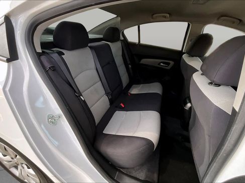 Used 2013 Chevrolet Cruze LS FWD image 19