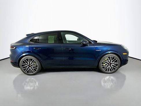 Used 2025 Porsche Cayenne S AWD/4WD image 8