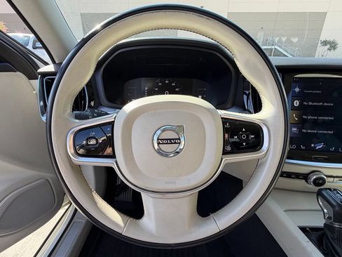 Used 2019 Volvo S60 T5 Momentum w/ Premium Package FWD image 14