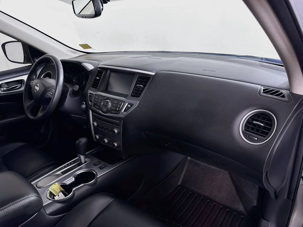 Used 2018 Nissan Pathfinder SL FWD image 26