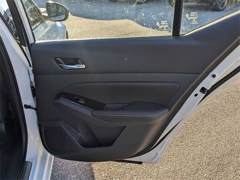 New 2024 Nissan Altima 2.0 SR image 25