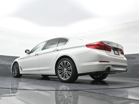 Used 2018 BMW 530i xDrive AWD/4WD image 25