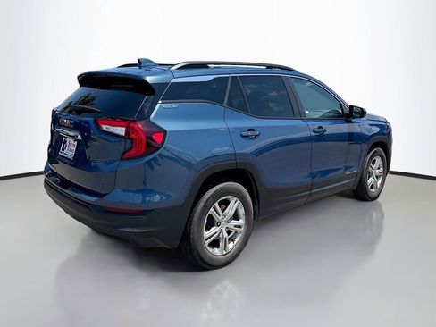 Used 2024 GMC Terrain SLE w/ Driver Convenience Package FWD image 7