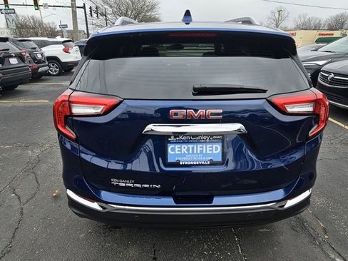 Certified 2022 GMC Terrain SLT w/ LPO, Floor Liner Package image 6