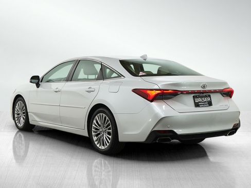 Used 2020 Toyota Avalon Limited w/ Advanced Safety Package FWD image 3