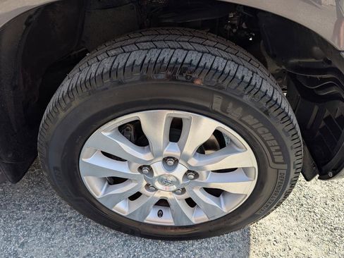 Used 2014 Toyota Sequoia Platinum RWD image 4