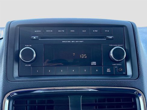 Used 2016 Dodge Grand Caravan SXT image 14