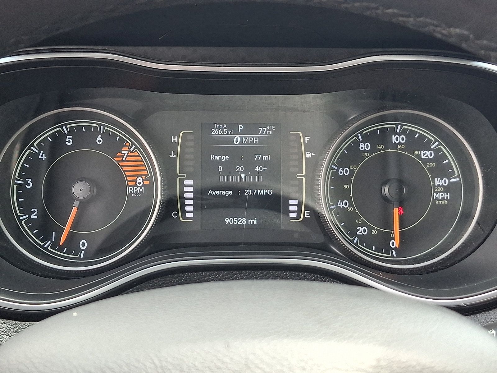 Used 2019 Jeep Cherokee Latitude Plus w/ Cold Weather Group AWD/4WD image 21