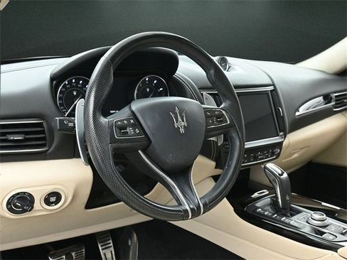Used 2022 Maserati Levante Modena image 24