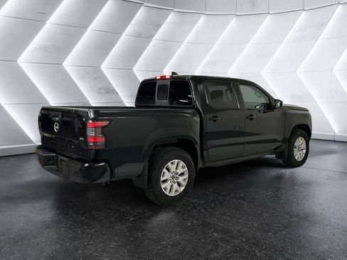 Used 2022 Nissan Frontier SV w/ Technology Package image 4