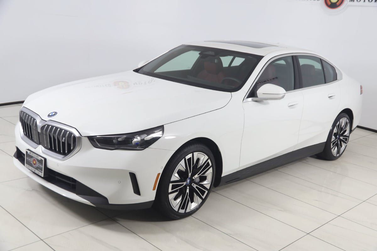 Used 2024 BMW i5 eDrive40i w/ Convenience Package RWD image 21