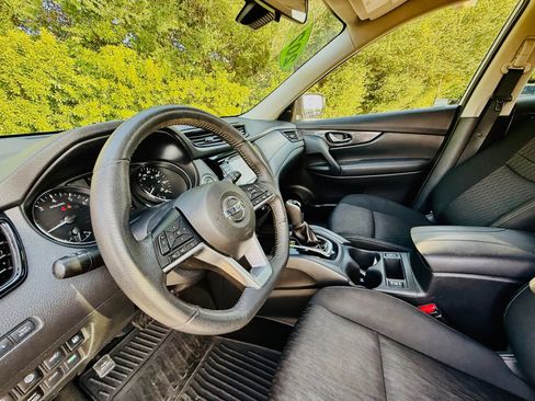 Used 2020 Nissan Rogue SV image 34