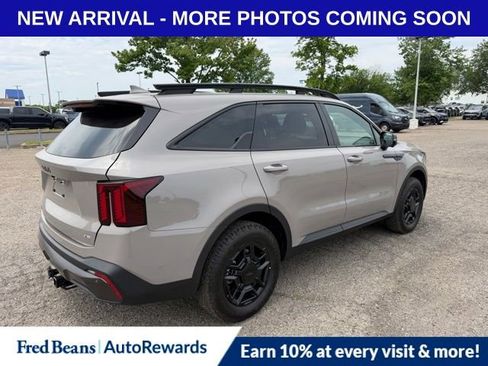 Used 2025 Kia Sorento SX Prestige w/ Olive Brown Leather Package AWD/4WD image 7