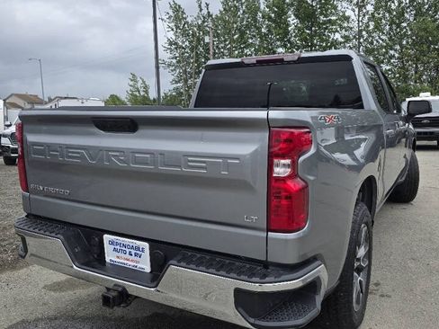 Used 2023 Chevrolet Silverado 1500 LT AWD/4WD image 5