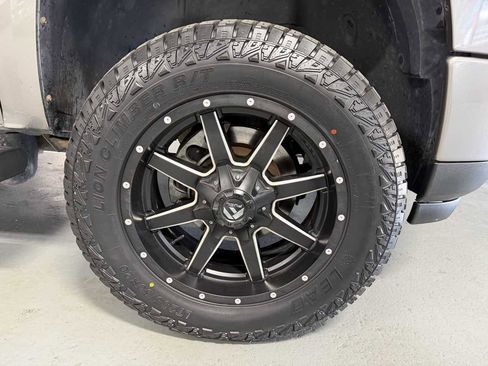 Used 2013 GMC Sierra 2500 Denali w/ Suspension Package, Off-Road AWD/4WD image 2