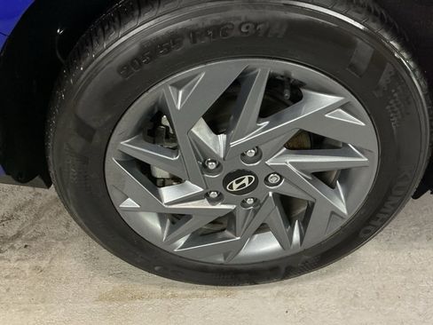 Certified 2024 Hyundai Elantra Blue image 5