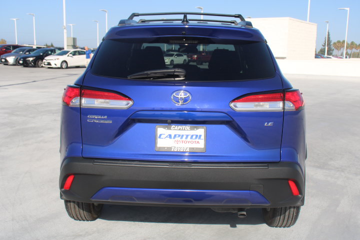 Certified 2025 Toyota Corolla Cross LE FWD image 4