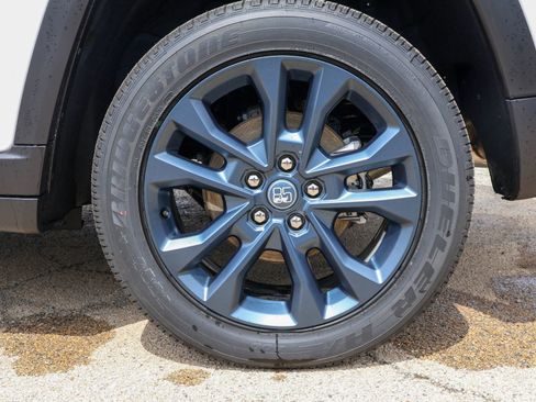 New 2026 Jeep Grand Cherokee Limited AWD/4WD image 14