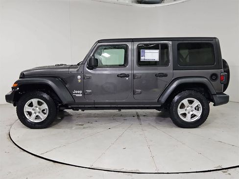 Used 2020 Jeep Wrangler Unlimited Sport S image 3