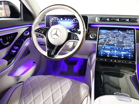 Used 2022 Mercedes-Benz S 580 4MATIC Sedan w/ Rear Seat Package image 37
