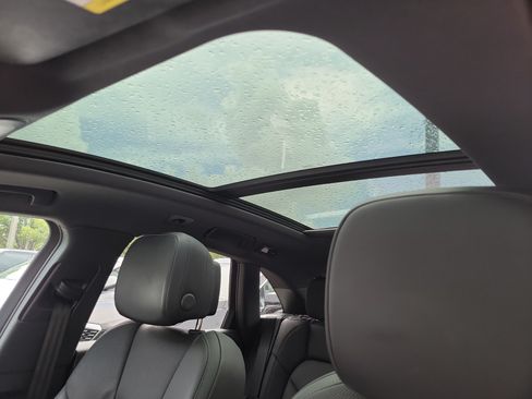 Used 2022 Porsche Macan AWD/4WD image 16