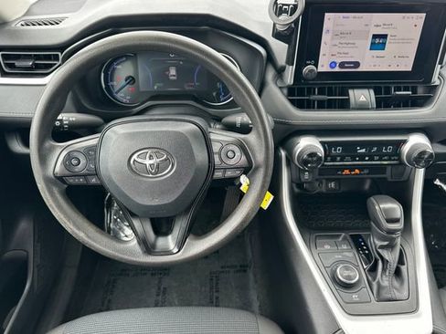 Certified 2023 Toyota RAV4 LE AWD/4WD image 18