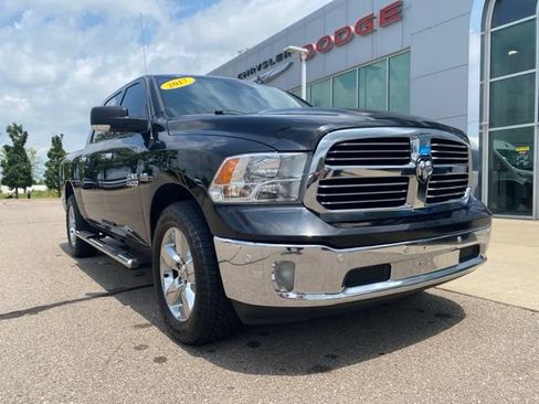 Used 2017 RAM 1500 Big Horn AWD/4WD image 3