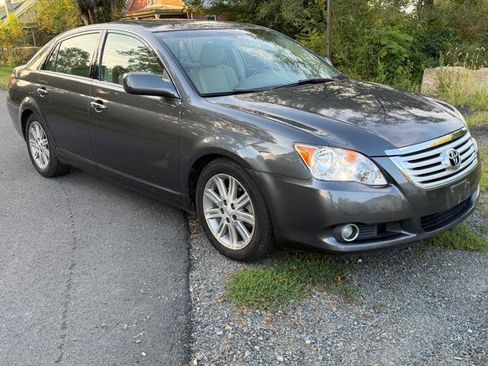 Used 2010 Toyota Avalon Limited FWD image 2