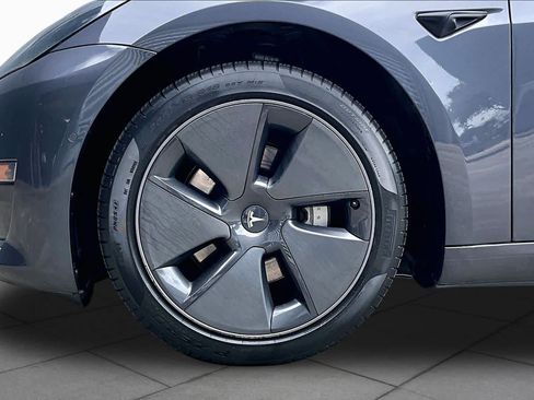 Used 2021 Tesla Model 3 Standard Range Plus RWD image 9