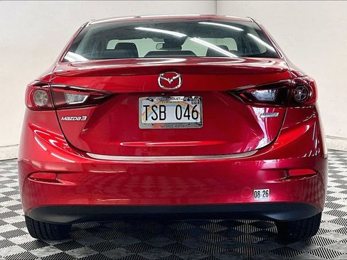 Used 2018 MAZDA MAZDA3 Touring FWD image 3