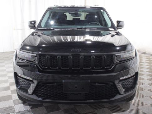 Used 2023 Jeep Grand Cherokee Limited w/ Black Appearance Package AWD/4WD image 29