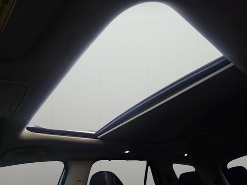 Used 2024 Honda Pilot Touring image 15