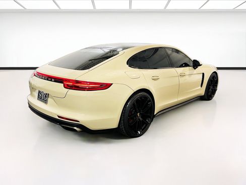 Used 2018 Porsche Panamera 4 w/ Premium Package AWD/4WD image 4