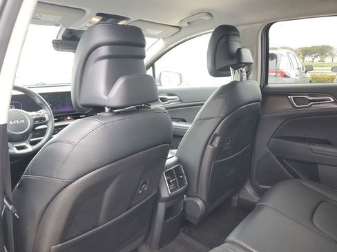 Certified 2023 Kia Sportage EX image 8