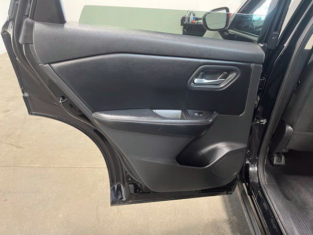 Used 2025 Nissan Rogue SV FWD image 20