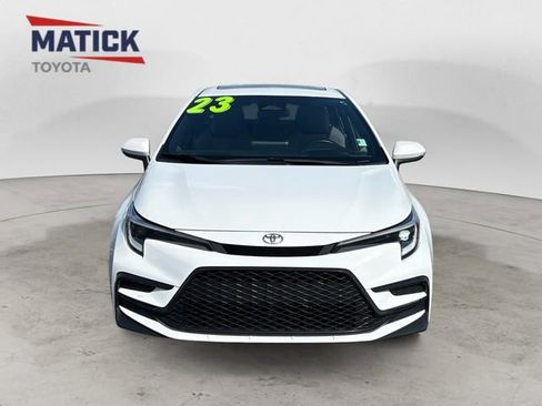 Used 2023 Toyota Corolla SE w/ SE Premium Package image 2