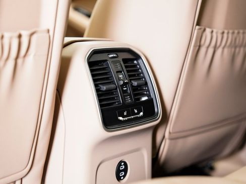 New 2025 Porsche Macan image 27