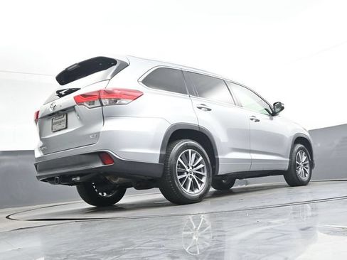 Used 2018 Toyota Highlander XLE FWD image 32