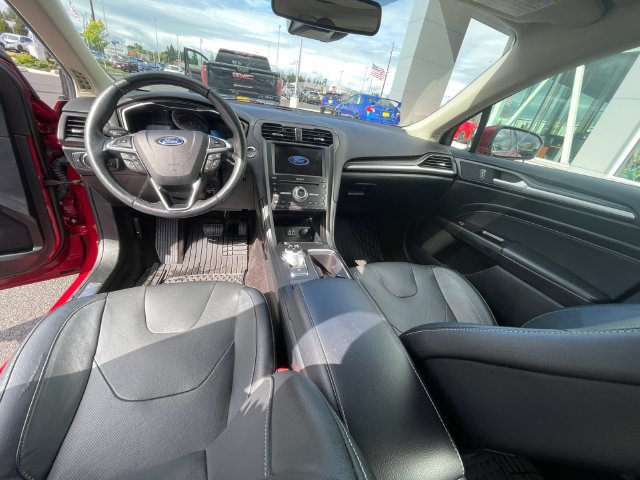 Used 2019 Ford Fusion Titanium FWD image 10