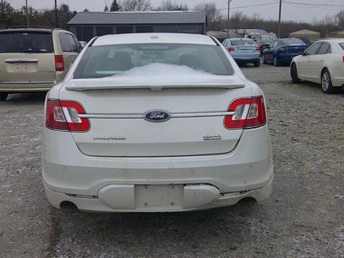 Used 2010 Ford Taurus SHO image 12