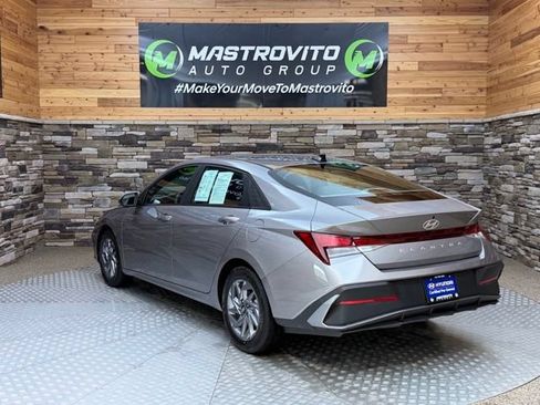 Used 2024 Hyundai Elantra SEL FWD image 7