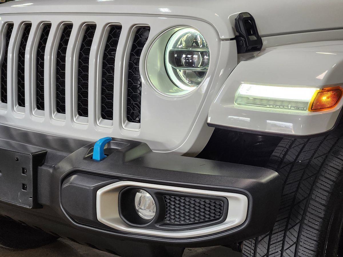 Used 2023 Jeep Wrangler Unlimited Sahara w/ Cold Weather Group AWD/4WD image 14