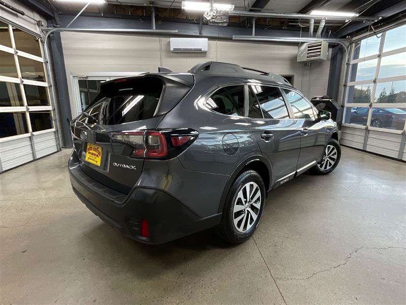 Used 2022 Subaru Outback Premium AWD/4WD image 5