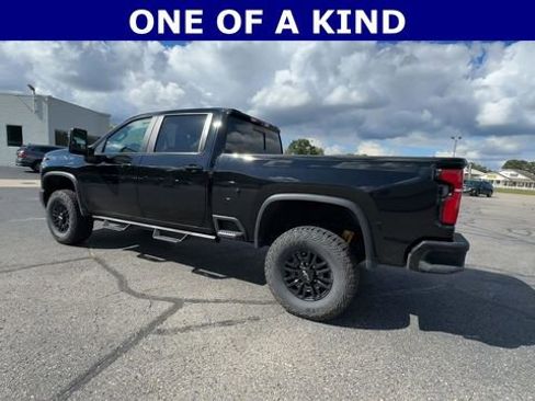Certified 2024 Chevrolet Silverado 2500 ZR2 w/ LPO, Dark Essentials Package image 7