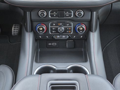 Used 2024 Chevrolet Tahoe RST w/ RST Performance Edition AWD/4WD image 15