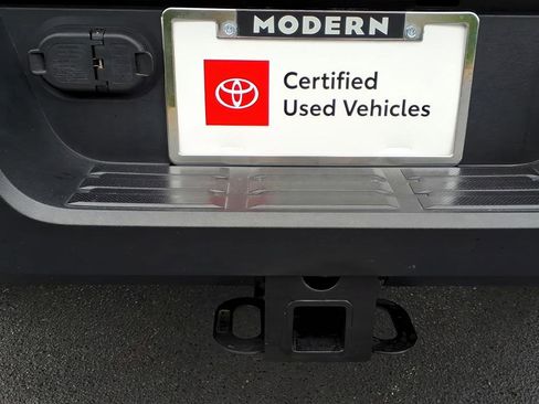 Certified 2024 Toyota Tacoma SR5 AWD/4WD image 11