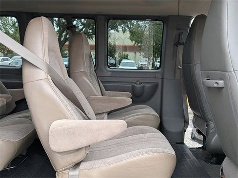 Used 2018 GMC Savana 3500 LT w/ LT Preferred Equipment Group image 20