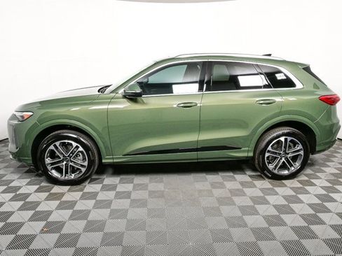 New 2025 Audi Q5 Premium Plus image 32