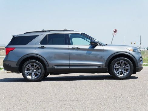 Used 2024 Ford Explorer XLT w/ Equipment Group 202A AWD/4WD image 7